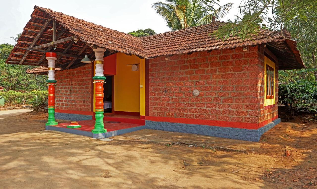Hotel Allaranda Homestay Madikeri Ngoại thất bức ảnh